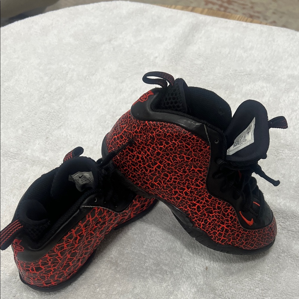 Nike Kids Red and Black Foamposite Style Sneakers